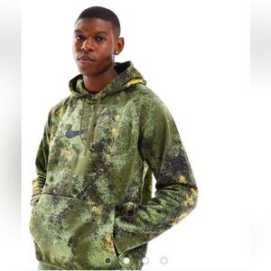 Nike Camouflage Therma Fit Hoodie in Green and Yellow